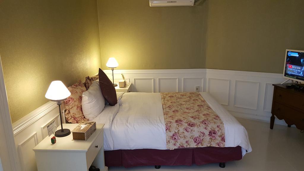 Hotel November Каннын Экстерьер фото